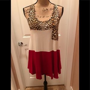 NWT pocket T w/cheetah print/burgundy